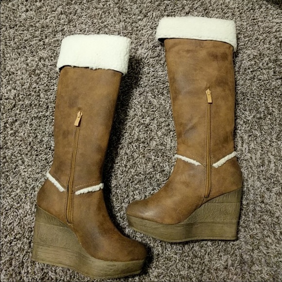 SBICCA “ Chippy” Faux Sherling Wedge Boots🤩❤️ - Picture 2 of 12